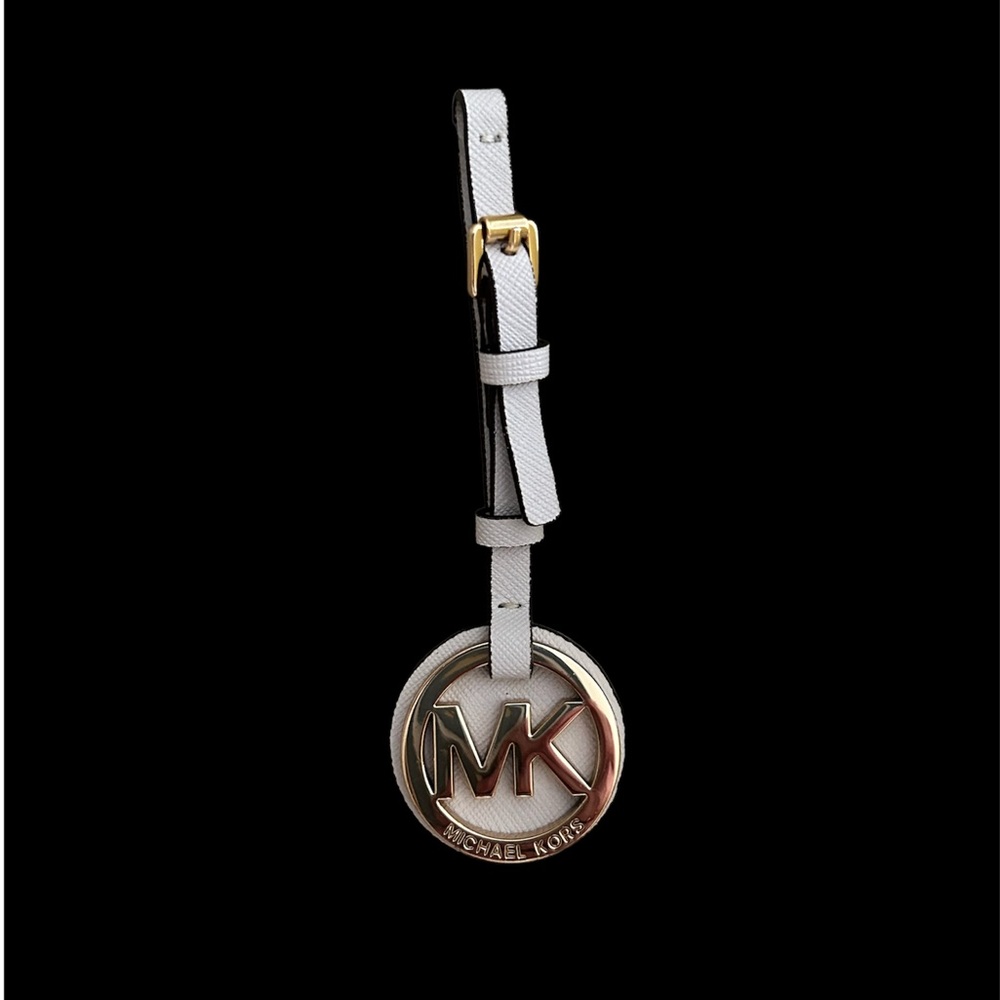 Michael Kors purse key Fob in color vanilla with gold MK